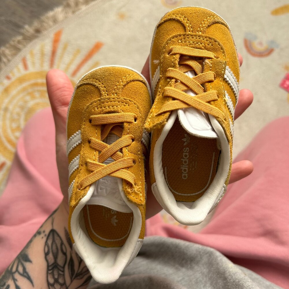 Toddler yellow Original Gazelle lace Adidas size 5